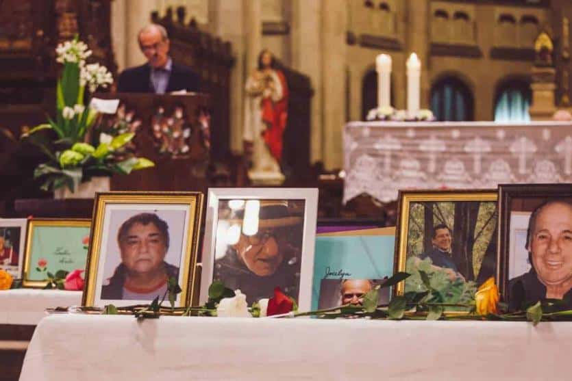 Gilles Kègle a prononcé l'hommage aux défunts lors des funérailles célébrées à l'église Saint-Roch (photo: Raphaël de Champlain).