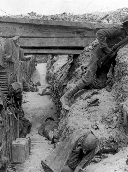 Tranchée britannique dans la Somme, juillet 1916 (Wikimedia - CC)