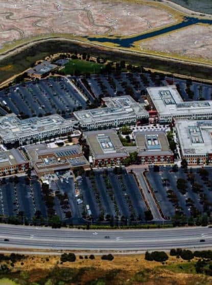 Photo: Bureaux de Facebook à Menlo Park, Californie (Wikimedia - CC).