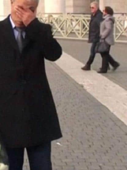 Photo: Capture d'écran d'une vidéo mise en ligne sur: http://www.dailymail.co.uk/news/article-2888550/Man-tried-kill-Pope-John-Paul-II-puts-roses-tomb.html. Source originale: Adnkronos International