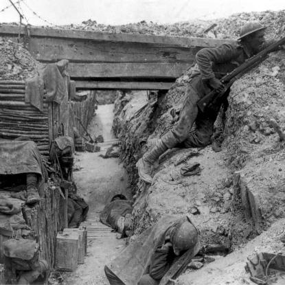 Tranchée britannique dans la Somme, juillet 1916 (Wikimedia - CC)