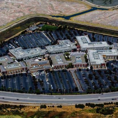 Photo: Bureaux de Facebook à Menlo Park, Californie (Wikimedia - CC).