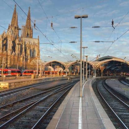 Cathédrale et gare de Cologne, près desquelles eurent lieu les centaines d'agressions le soir du 31 décembre 2015 (photo: Fotolia)