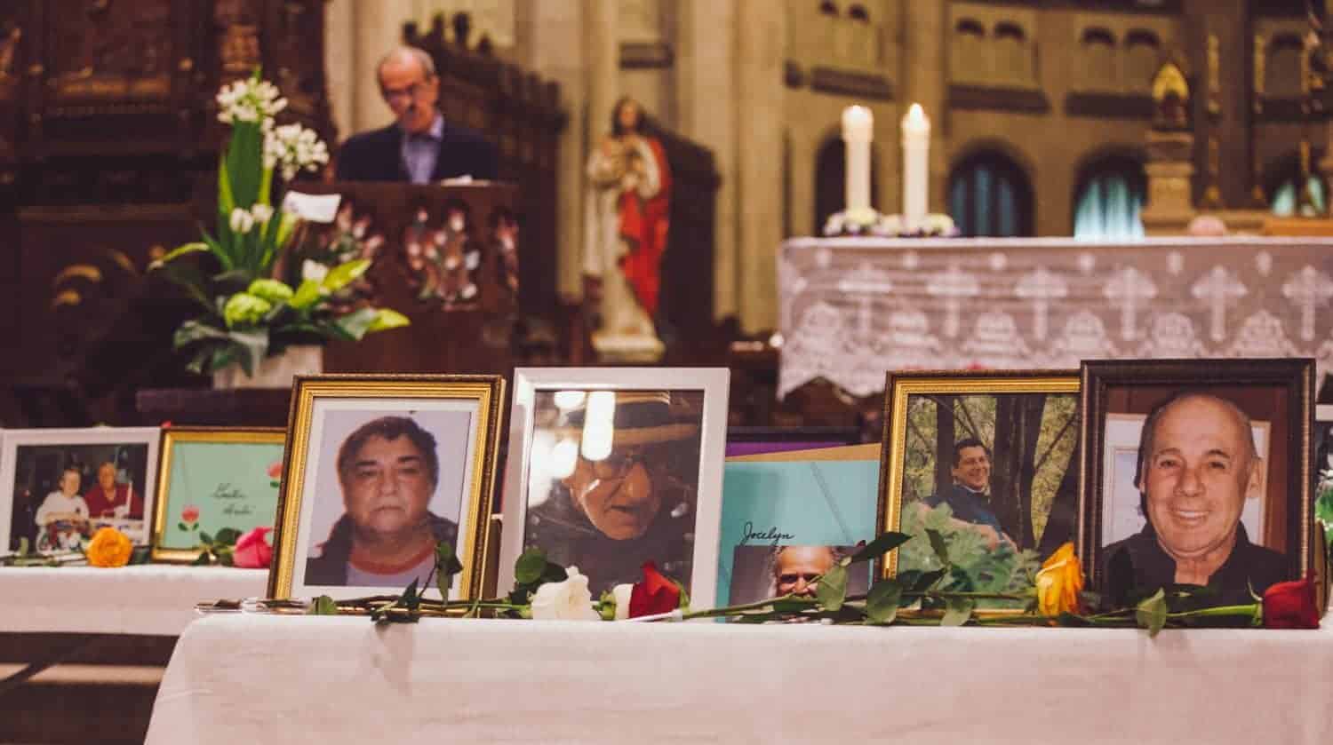 Gilles Kègle a prononcé l'hommage aux défunts lors des funérailles célébrées à l'église Saint-Roch (photo: Raphaël de Champlain).