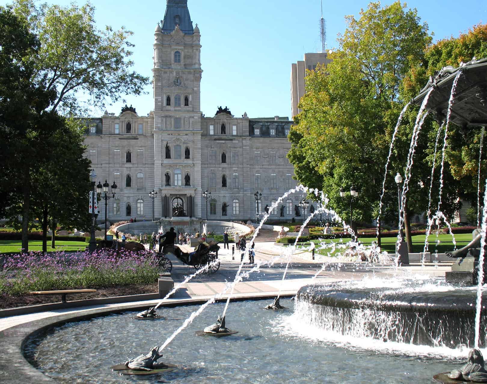 Photo: Parlement de Québec (Wikimedia - CC).