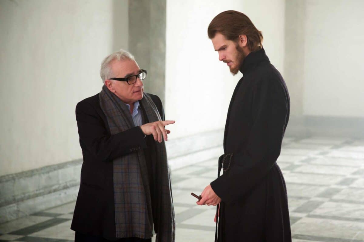 Martin Scorsese et Andrew Garfield sur le plateau du film SILENCE Kerry Brown © 2016 Paramount Pictures.