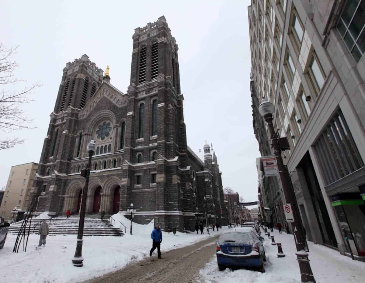 L'église Saint-Roch et son parvis, où se tenait souvent Pierre Bilodeau (photo: © Pascal Huot)