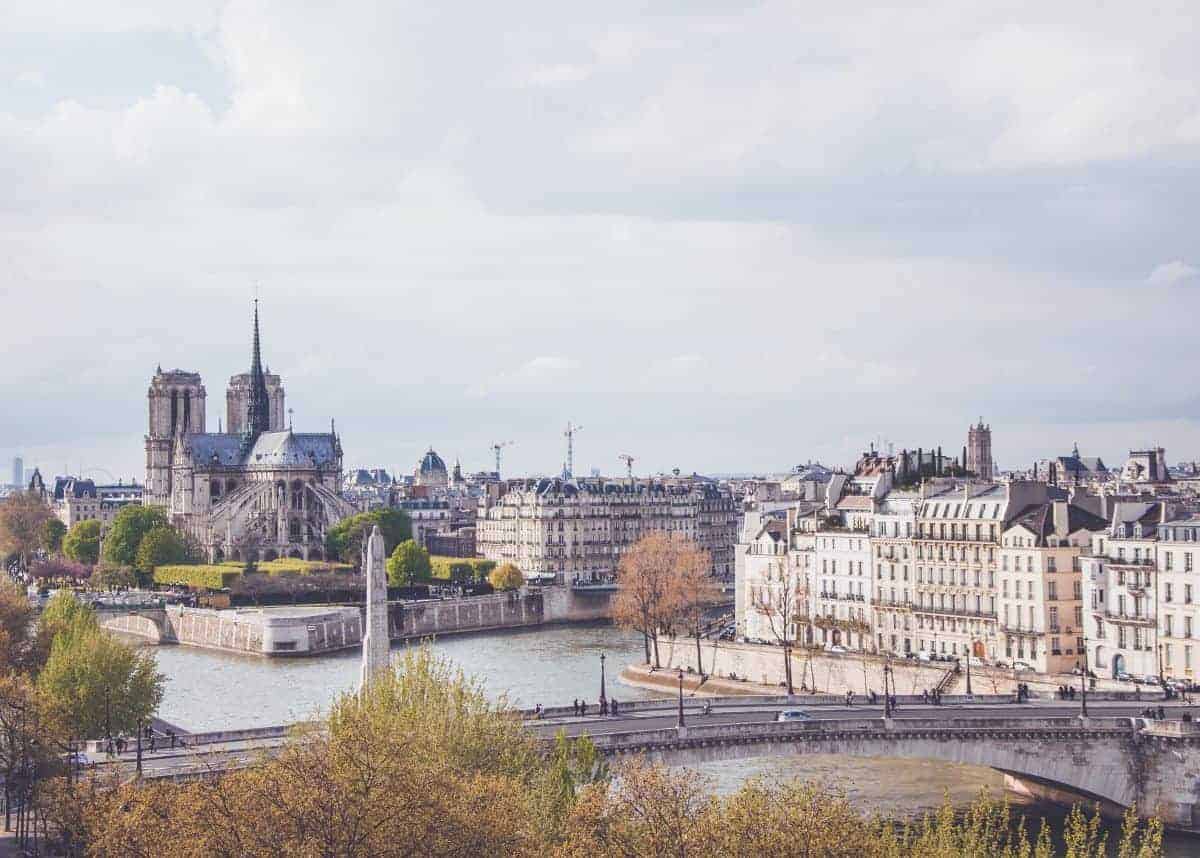 Notre-Dame-de-Paris, France (photo: Paul Dufour / unsplash.com).